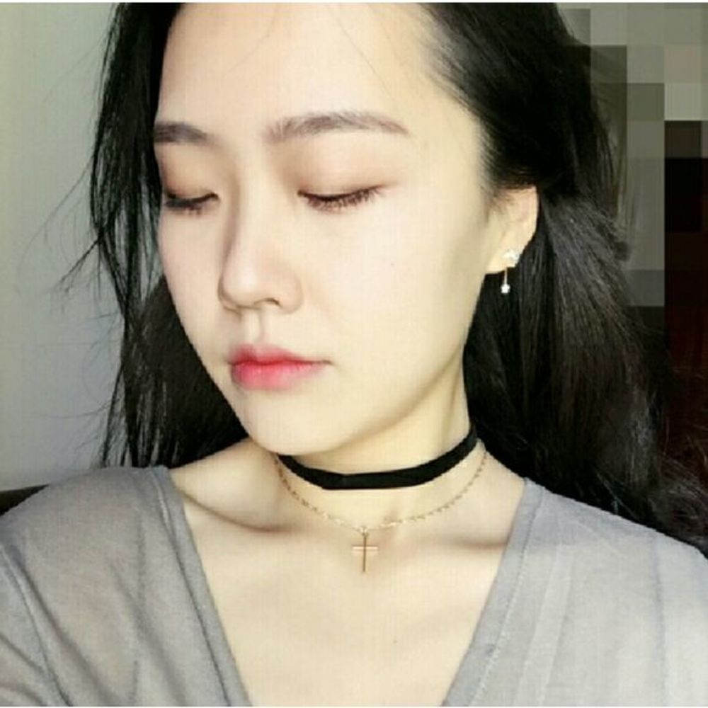 Multi layers Black Rope Cross Pendant Short silver